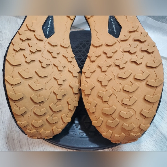 Brooks Women's Catamount Trail  Running Shoes - Gray & Neon Coral SIZE 9.5 - Picture 9 of 12